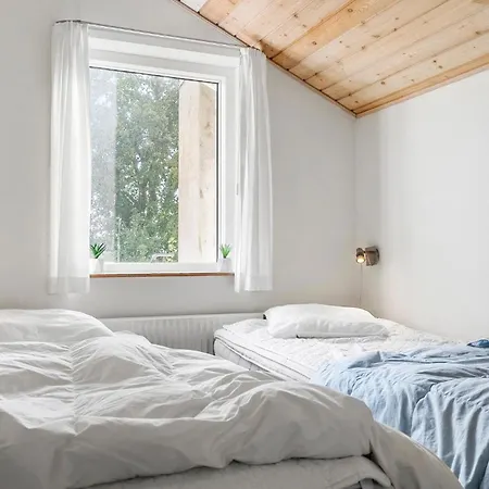 Ferienhaus Gorgeous In With Sauna *